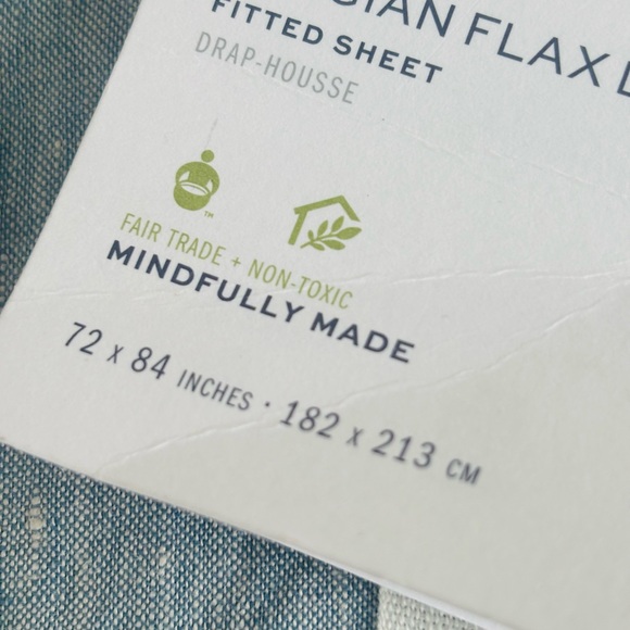 NWT Pottery Barn Belgian Flax Linen King/Cal King Fitted Sheet in Chambray blue - Picture 4 of 5